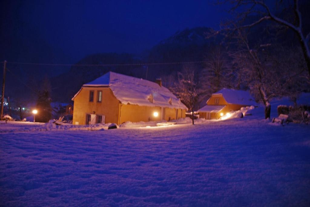 Les Gîtes du Pla de Moura Luz-Saint-Sauveur Extérieur photo